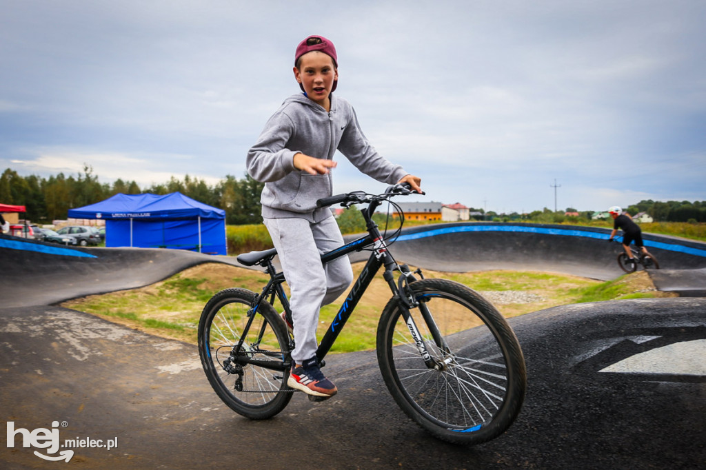 Otwarcie pumptracka w Przecławiu