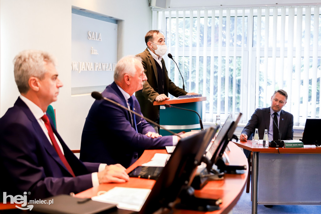 Sesja Rady Miejskiej z udziałem szefa mieleckiego Sanepidu