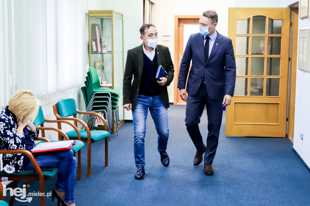 Sesja Rady Miejskiej z udziałem szefa mieleckiego Sanepidu