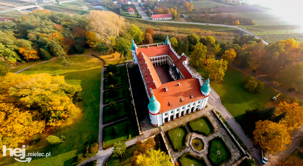 Złota polska jesień na Zamku w Baranowie Sandomierskim