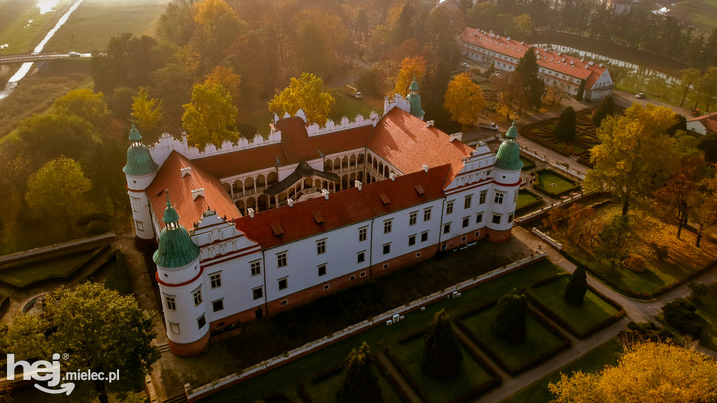 Złota polska jesień na Zamku w Baranowie Sandomierskim