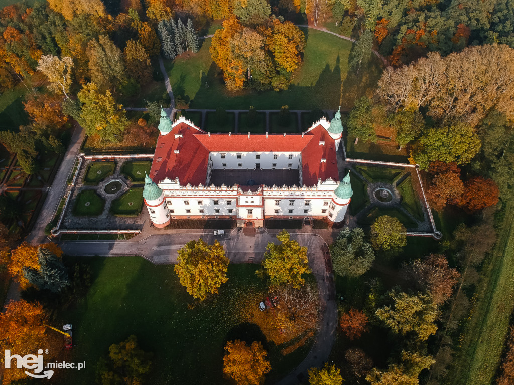 Złota polska jesień na Zamku w Baranowie Sandomierskim