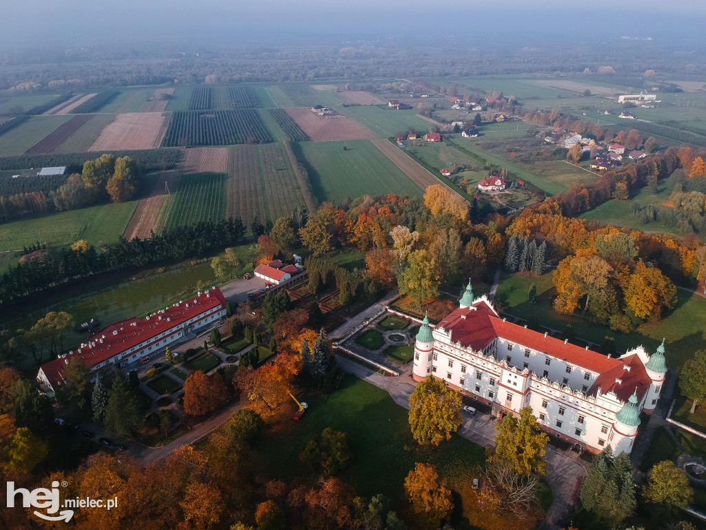 Złota polska jesień na Zamku w Baranowie Sandomierskim