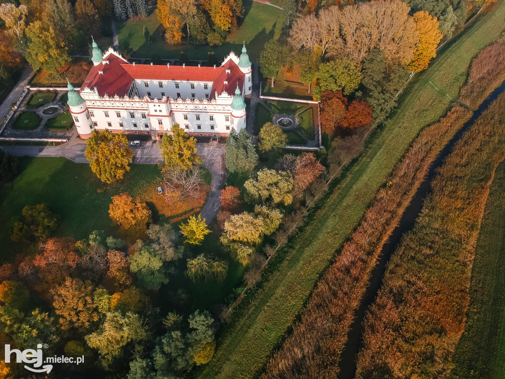 Złota polska jesień na Zamku w Baranowie Sandomierskim