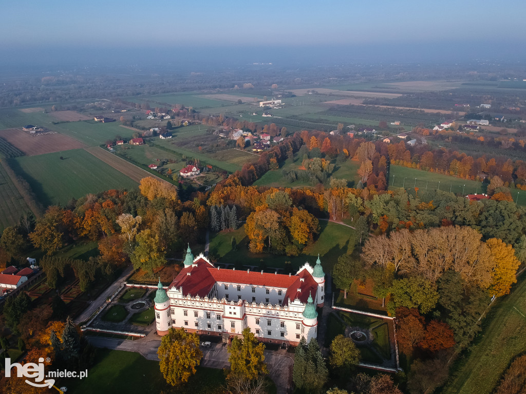 Złota polska jesień na Zamku w Baranowie Sandomierskim