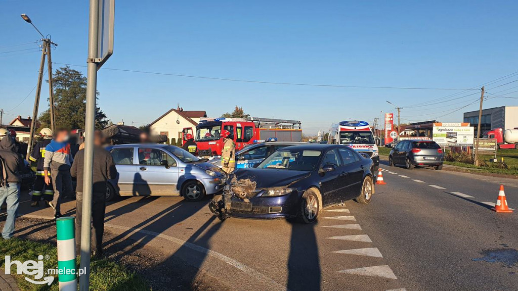 Cztery osobówki rozbite w Woli Mieleckiej