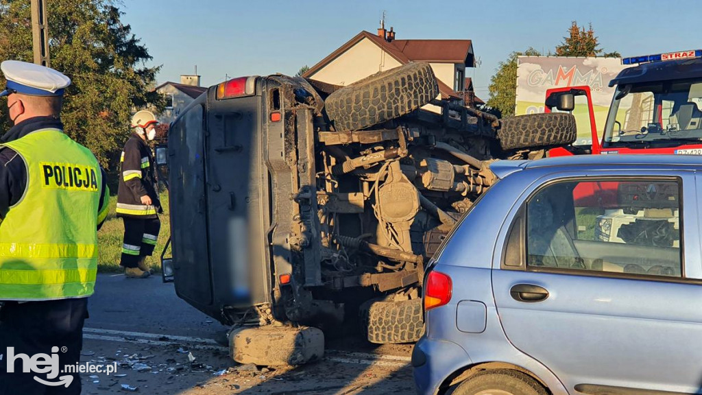 Cztery osobówki rozbite w Woli Mieleckiej