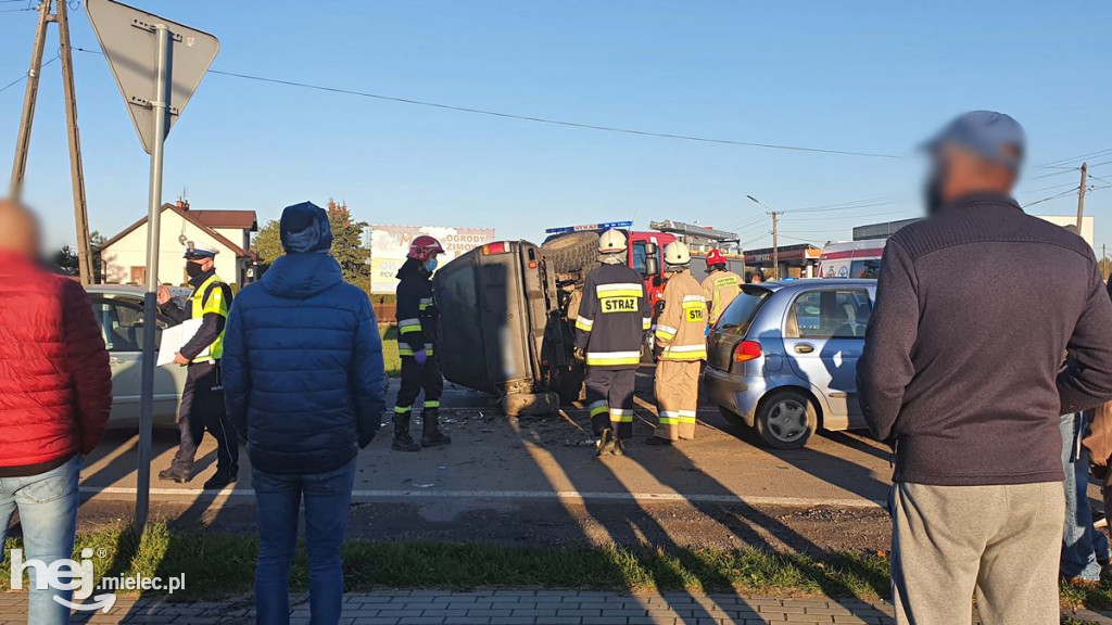 Cztery osobówki rozbite w Woli Mieleckiej