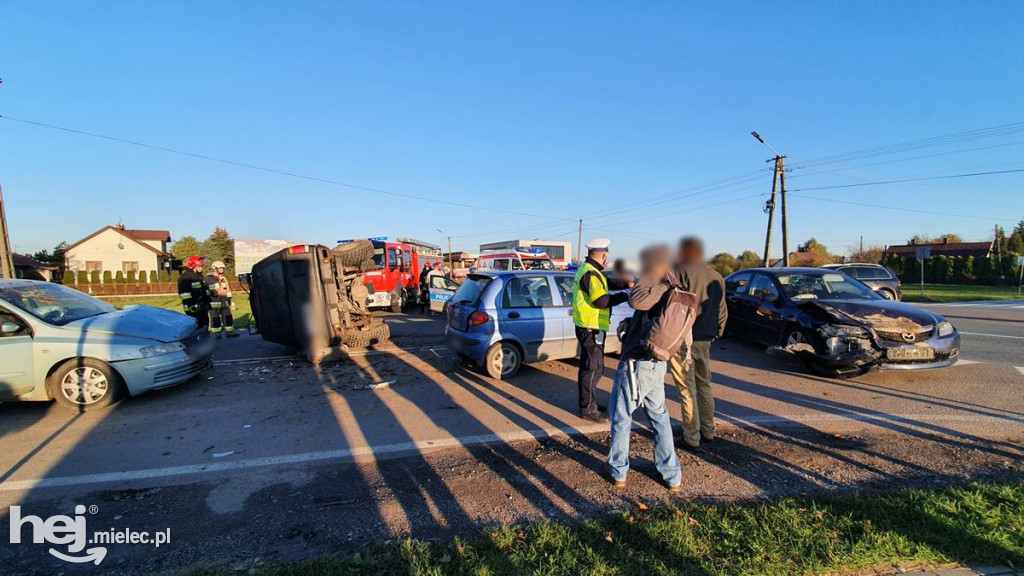 Cztery osobówki rozbite w Woli Mieleckiej