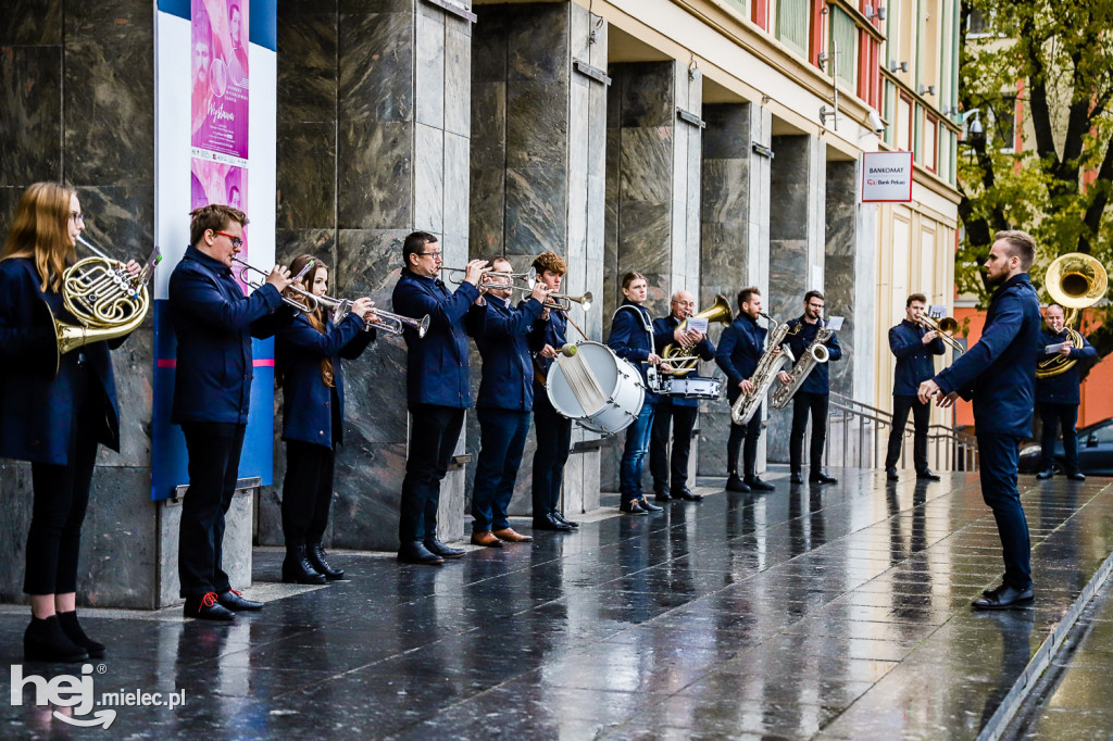 W centrum Mielca zabrzmiał hymn