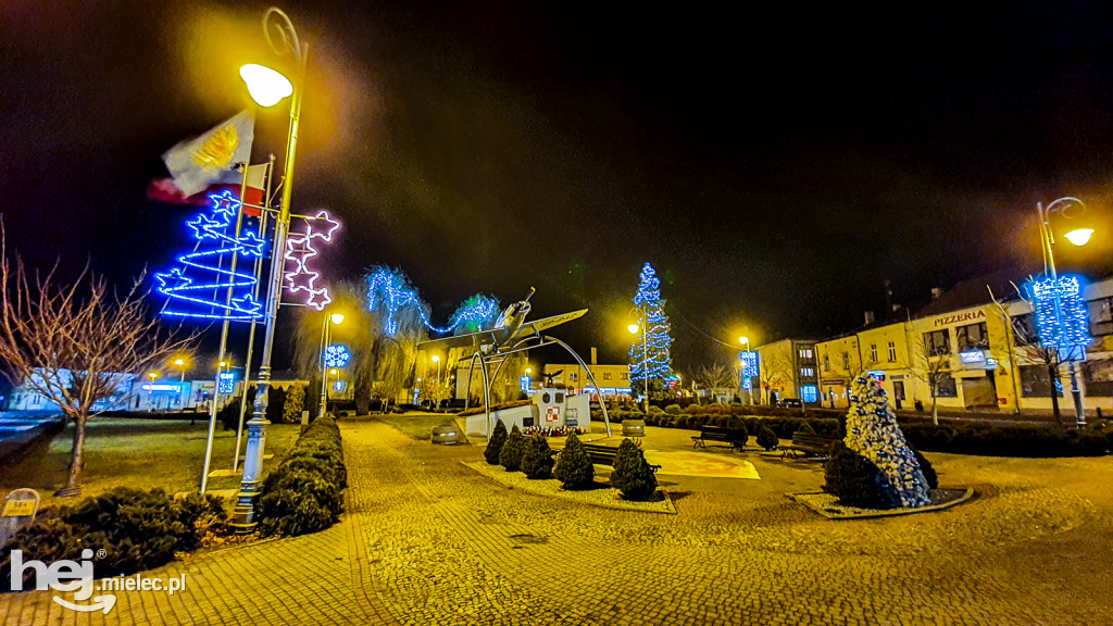 Rynek w Radomyślu gotowy na Boże Narodzenie