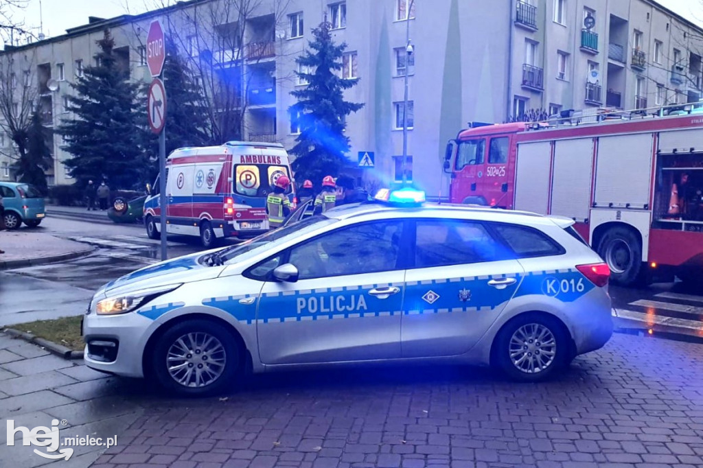 Wypadek na ul. Solskiego. Dachowanie osobówki