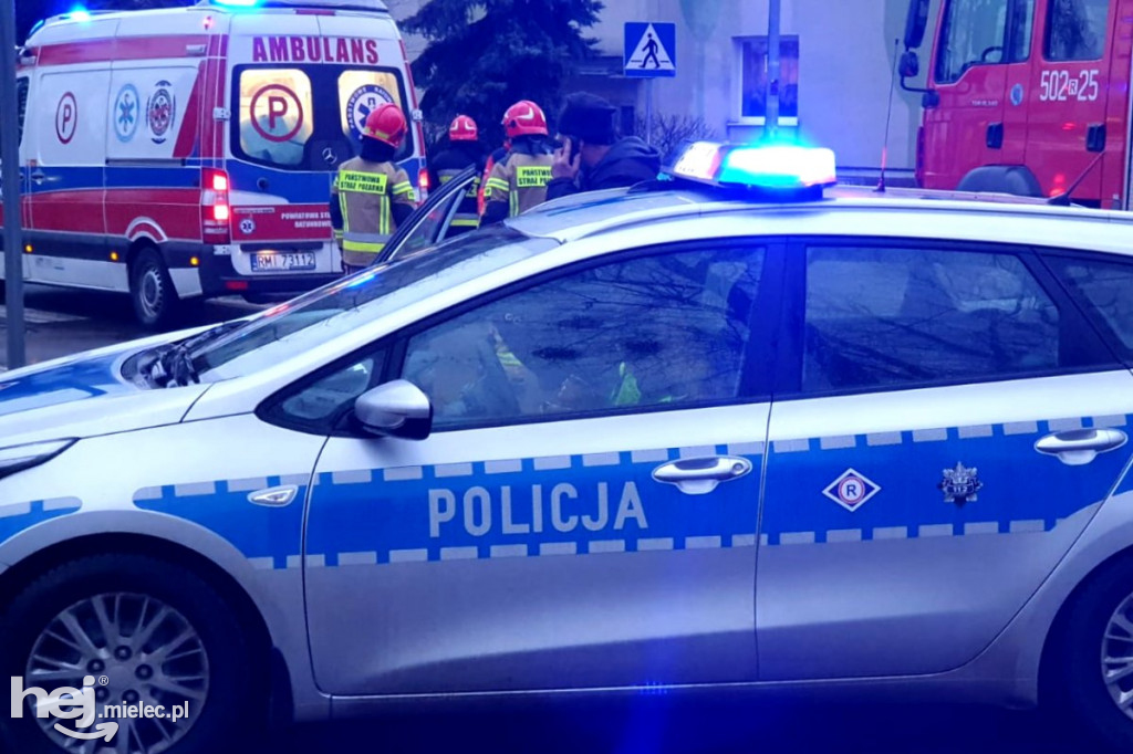 Wypadek na ul. Solskiego. Dachowanie osobówki