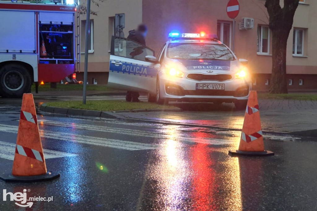 Wypadek na ul. Solskiego. Dachowanie osobówki