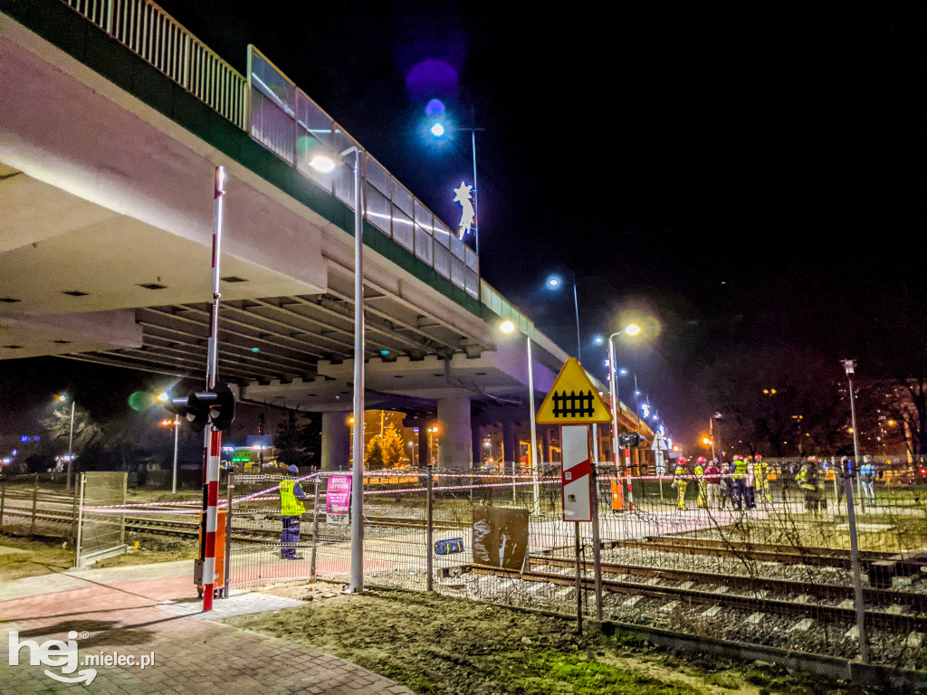 Dramat w centrum Mielca. Kobieta spadła z wiaduktu