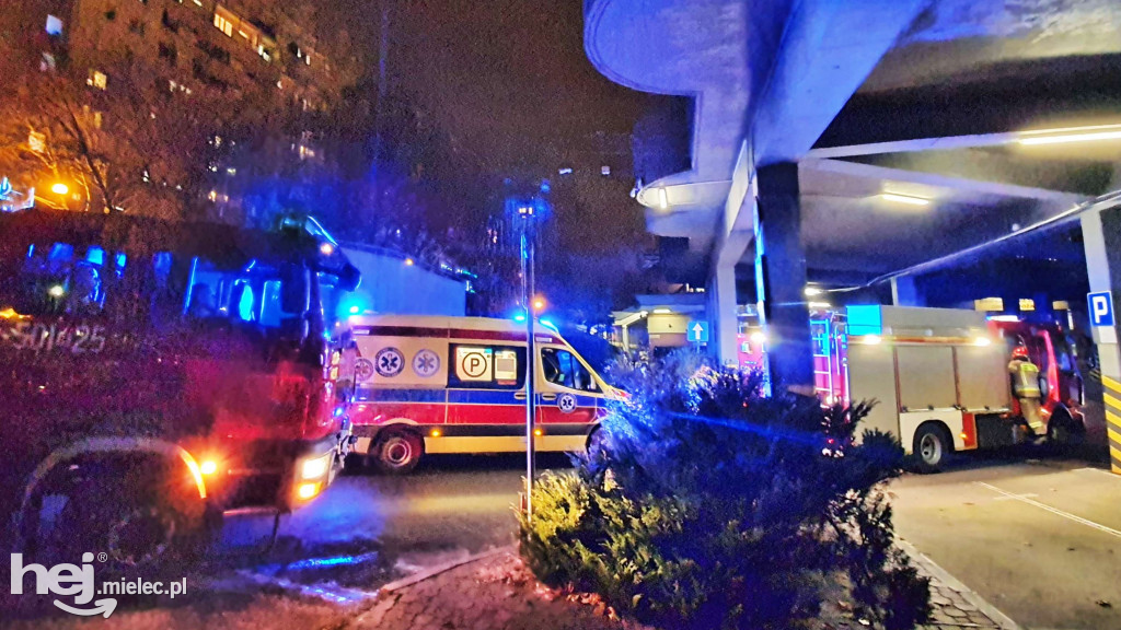 Mężczyzna skoczył z Pasażu