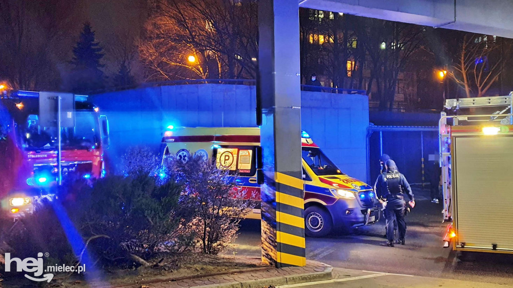 Mężczyzna skoczył z Pasażu