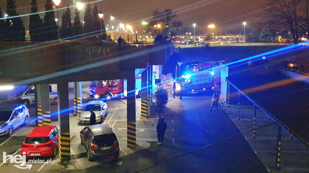 Mężczyzna skoczył z Pasażu