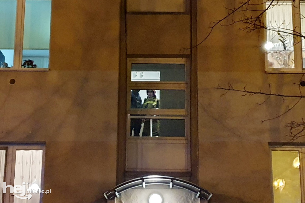 Interwencja straży pożarnej w bloku przy ul. Fredry