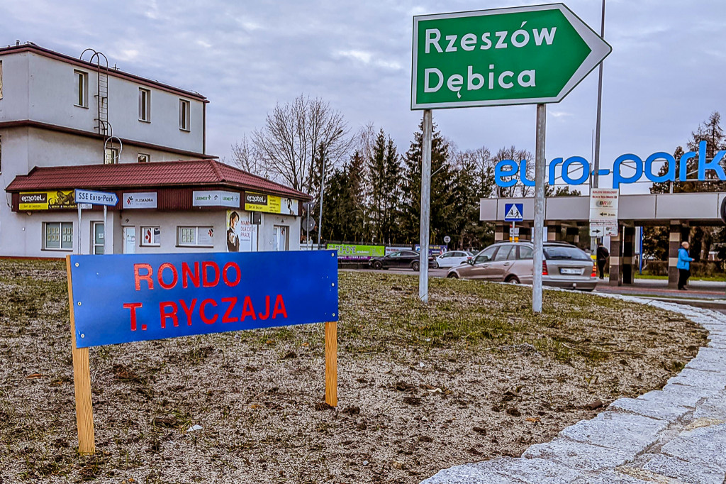 Postawili tabliczki na 