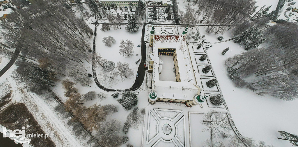 Zamek w Baranowie Sandomierskim zimą
