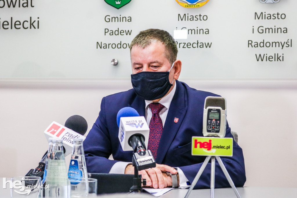 Podpisanie umowy na dopłaty do transportu publicznego