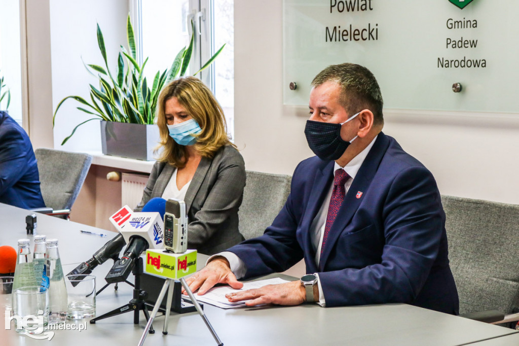 Podpisanie umowy na dopłaty do transportu publicznego