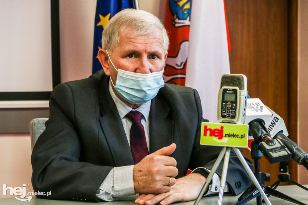Podpisanie umowy na dopłaty do transportu publicznego