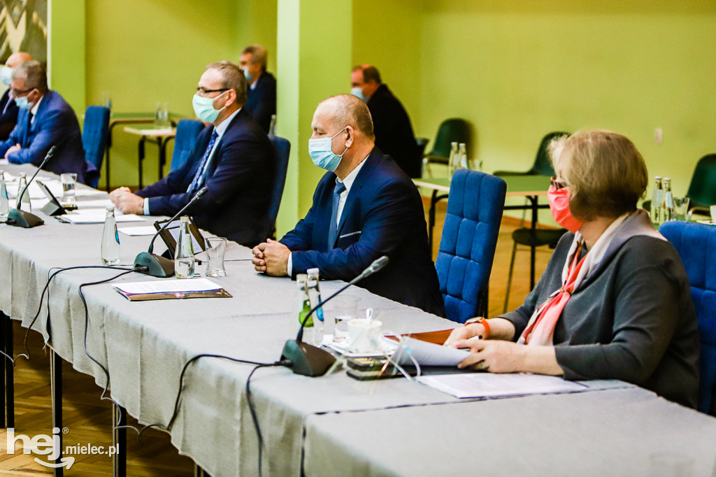 Budżetowa sesja Rady Powiatu Mieleckiego w ZST