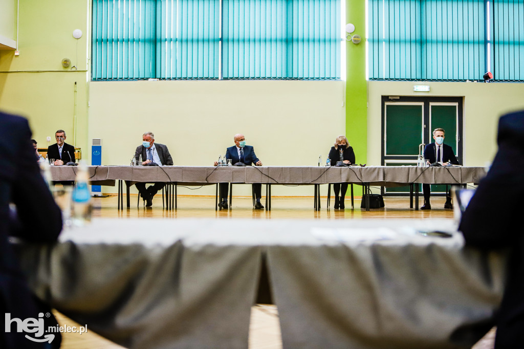Budżetowa sesja Rady Powiatu Mieleckiego w ZST