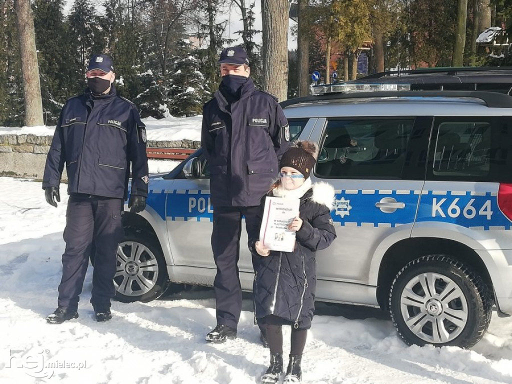 Spotkanie funkcjonariuszy z miłośnikami zimowych zabaw
