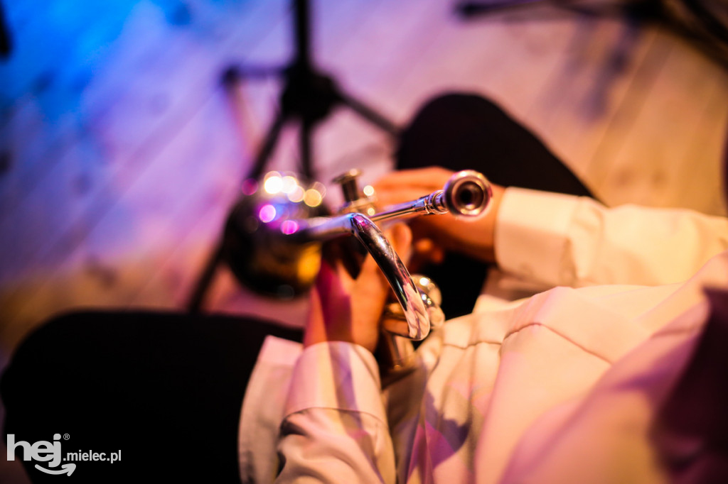 Walentynkowy koncert Mieleckiej Orkiestry Dętej