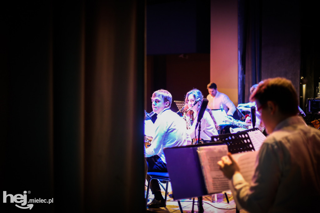 Walentynkowy koncert Mieleckiej Orkiestry Dętej