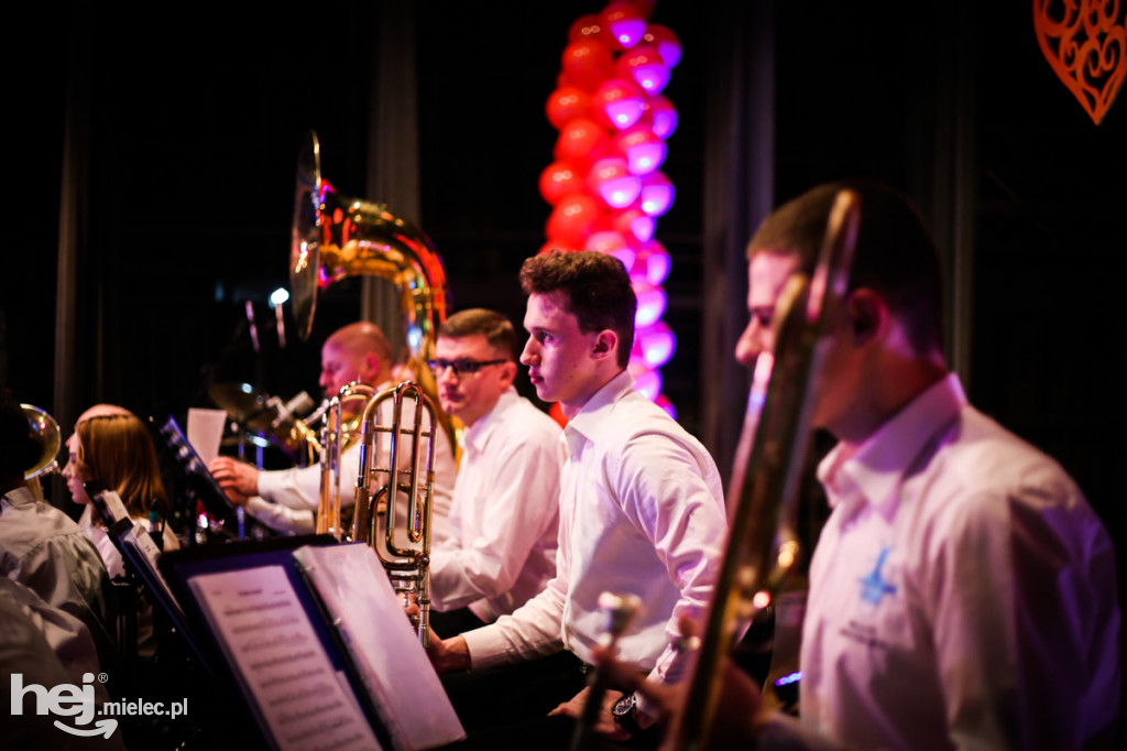 Walentynkowy koncert Mieleckiej Orkiestry Dętej