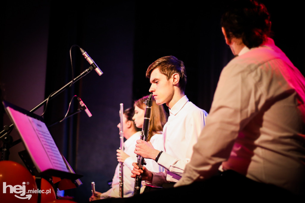 Walentynkowy koncert Mieleckiej Orkiestry Dętej