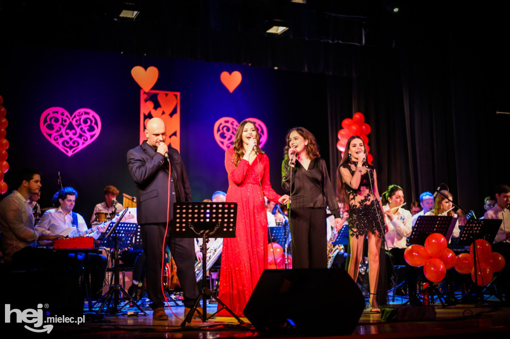 Walentynkowy koncert Mieleckiej Orkiestry Dętej