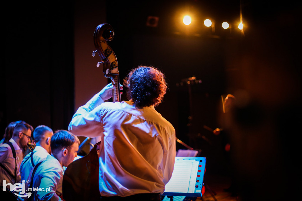 Walentynkowy koncert Mieleckiej Orkiestry Dętej