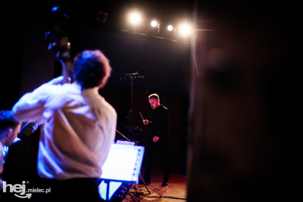 Walentynkowy koncert Mieleckiej Orkiestry Dętej