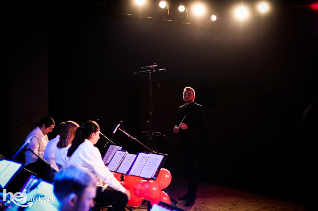 Walentynkowy koncert Mieleckiej Orkiestry Dętej