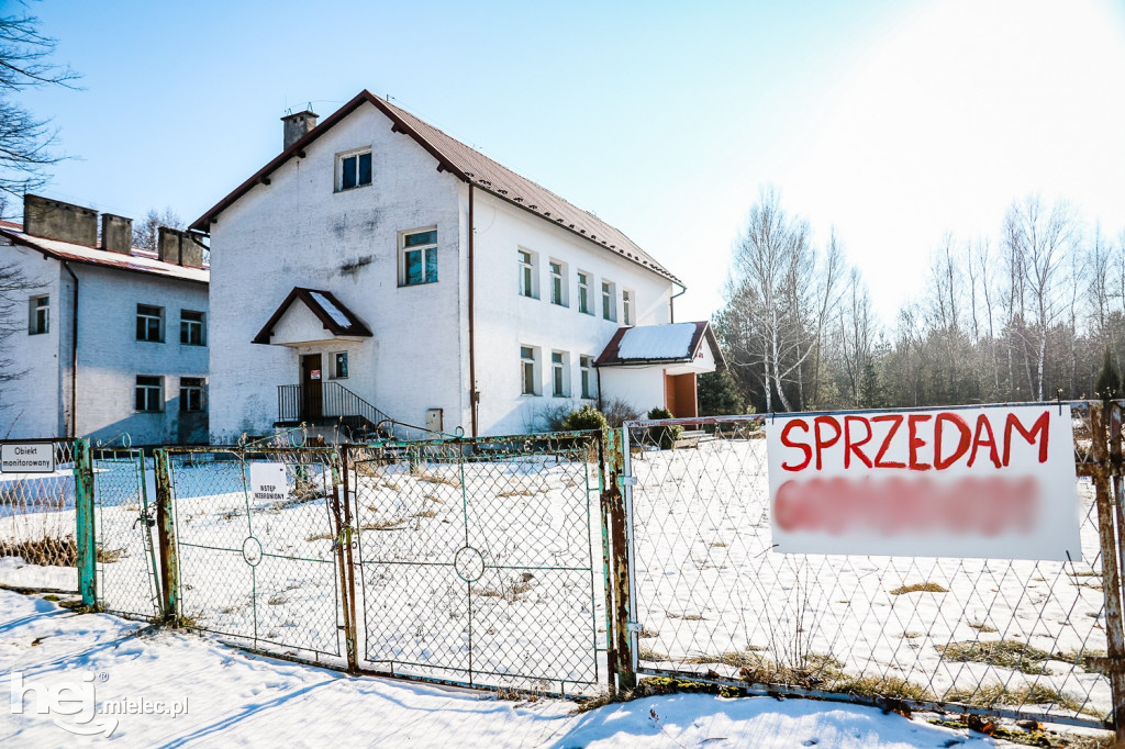 Opuszczona szkoła w Wylowie