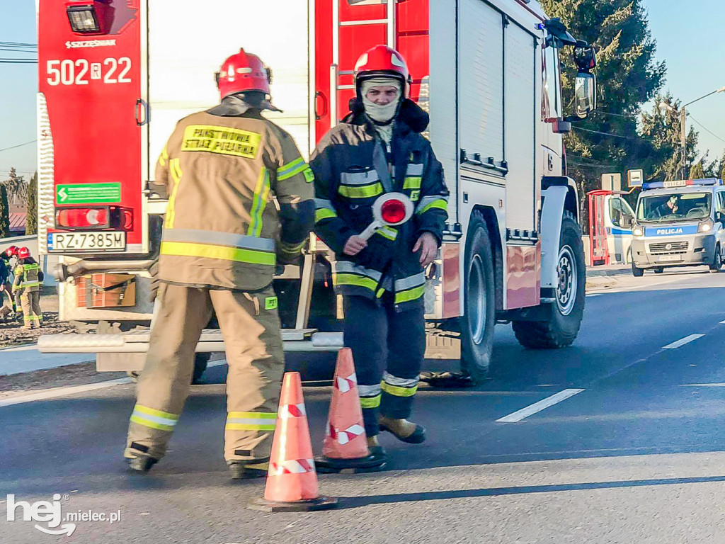 Alarm w Chorzelowie. Uszkodzona rura z gazem