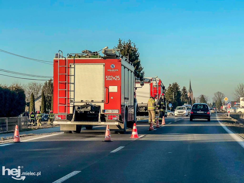 Alarm w Chorzelowie. Uszkodzona rura z gazem