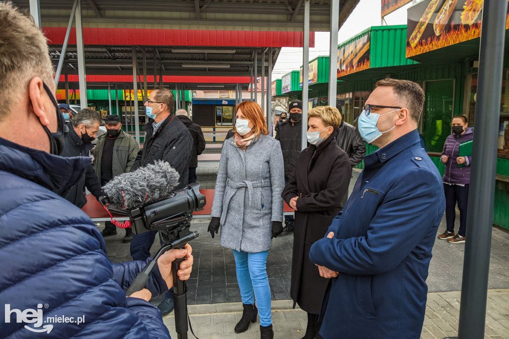 Spotkanie z kupcami ws. nowych pawilonów