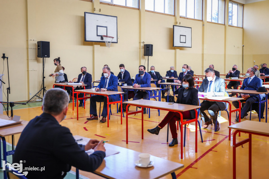 Debata na temat przejazdu kolejowego w Tuszowie Narodowym
