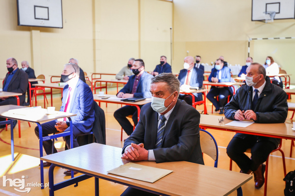 Debata na temat przejazdu kolejowego w Tuszowie Narodowym