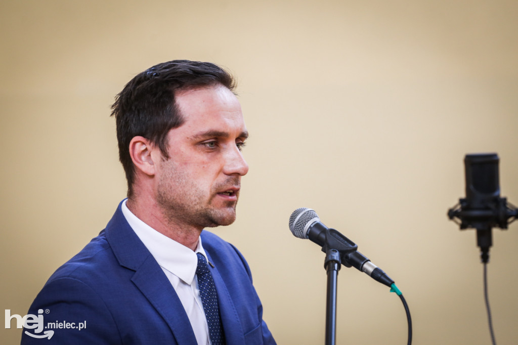 Debata na temat przejazdu kolejowego w Tuszowie Narodowym