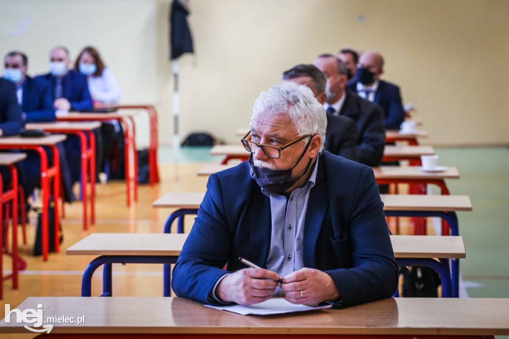 Debata na temat przejazdu kolejowego w Tuszowie Narodowym