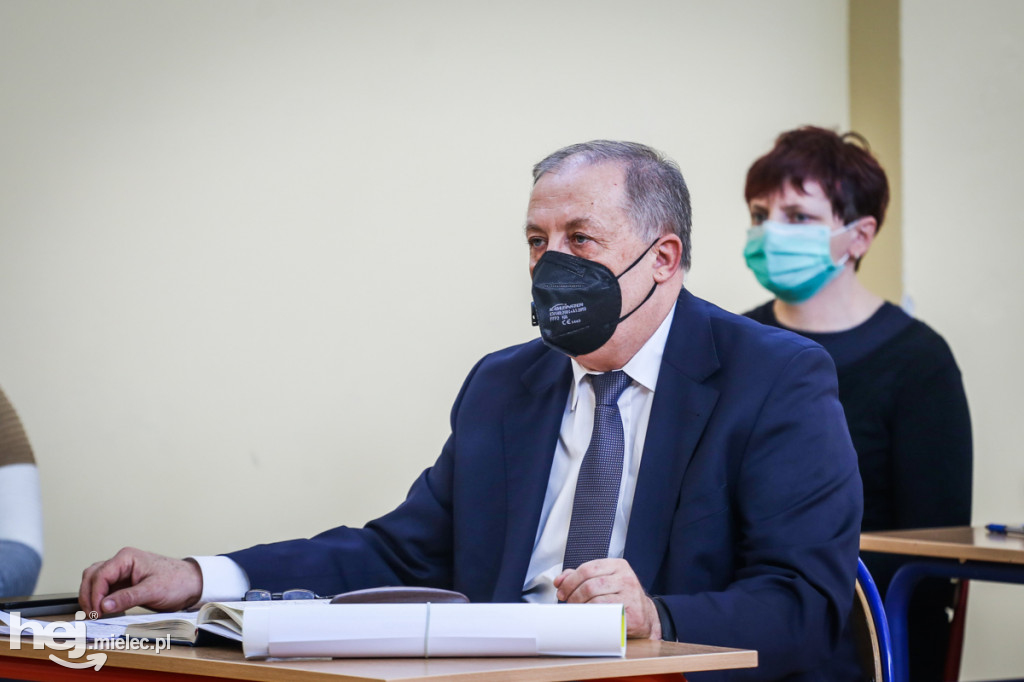 Debata na temat przejazdu kolejowego w Tuszowie Narodowym