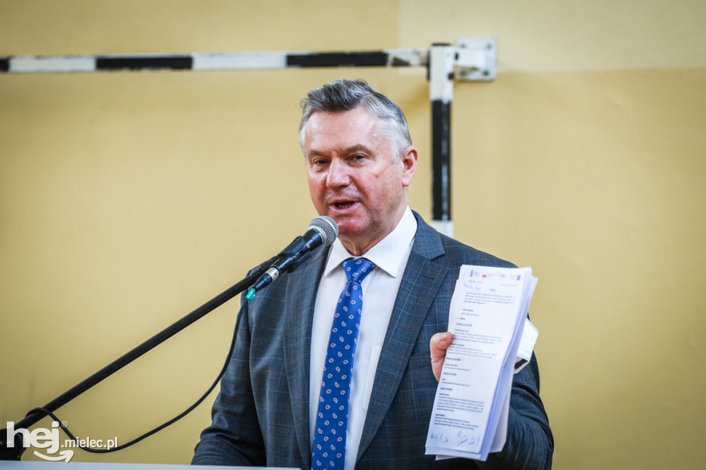 Debata na temat przejazdu kolejowego w Tuszowie Narodowym