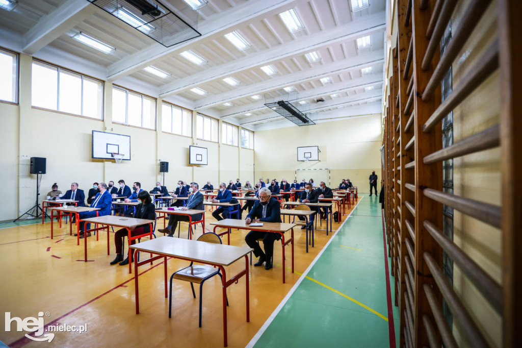 Debata na temat przejazdu kolejowego w Tuszowie Narodowym